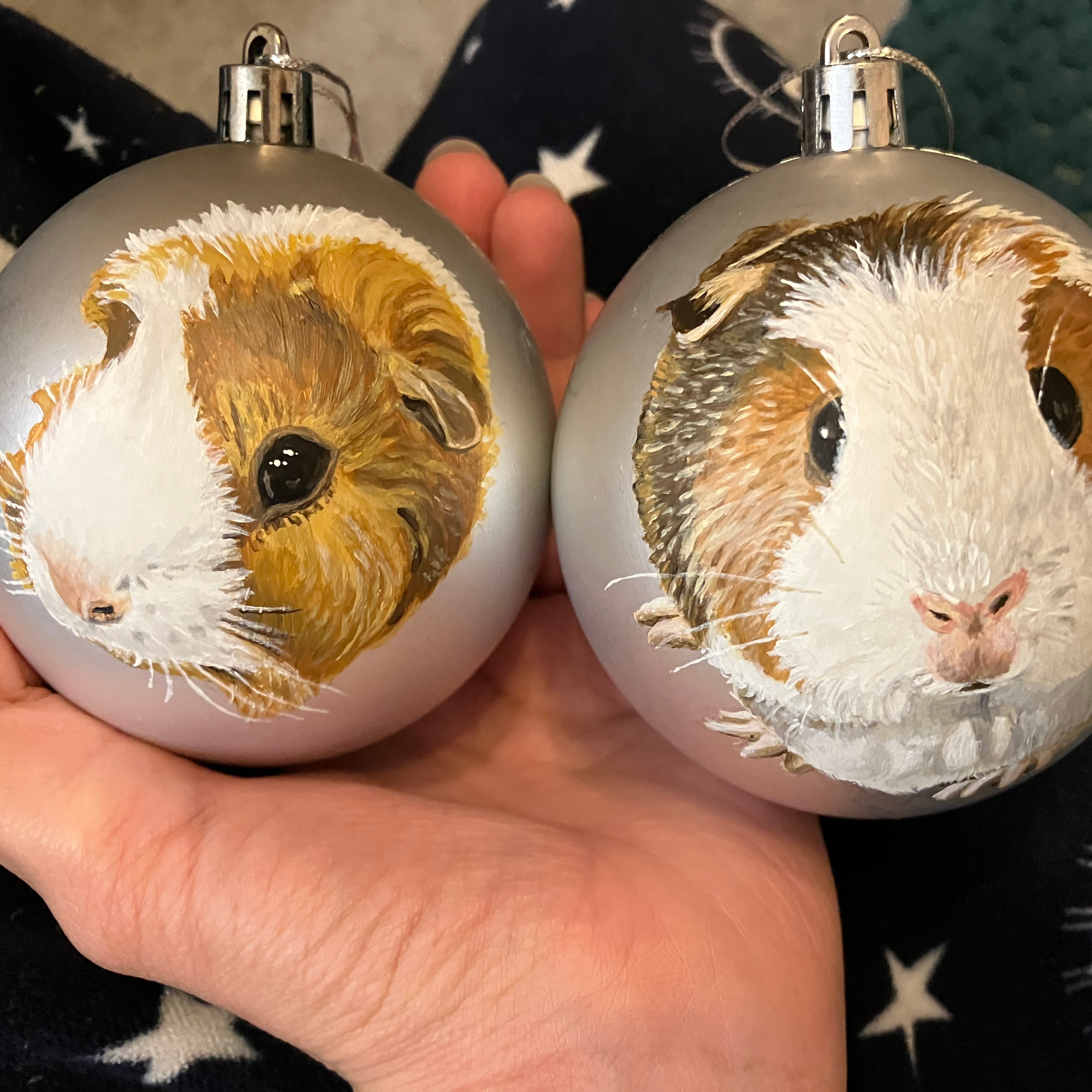 Dupla tengerimalac portré 8 cm műanyag karácsonyfa gömbökön ezüst